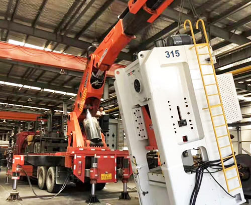 郭河镇附近随车吊出租，轻松解决运输难题