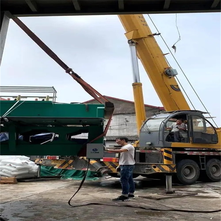 郭河镇注意大型吊车出租使用以及应该怎样正确维护